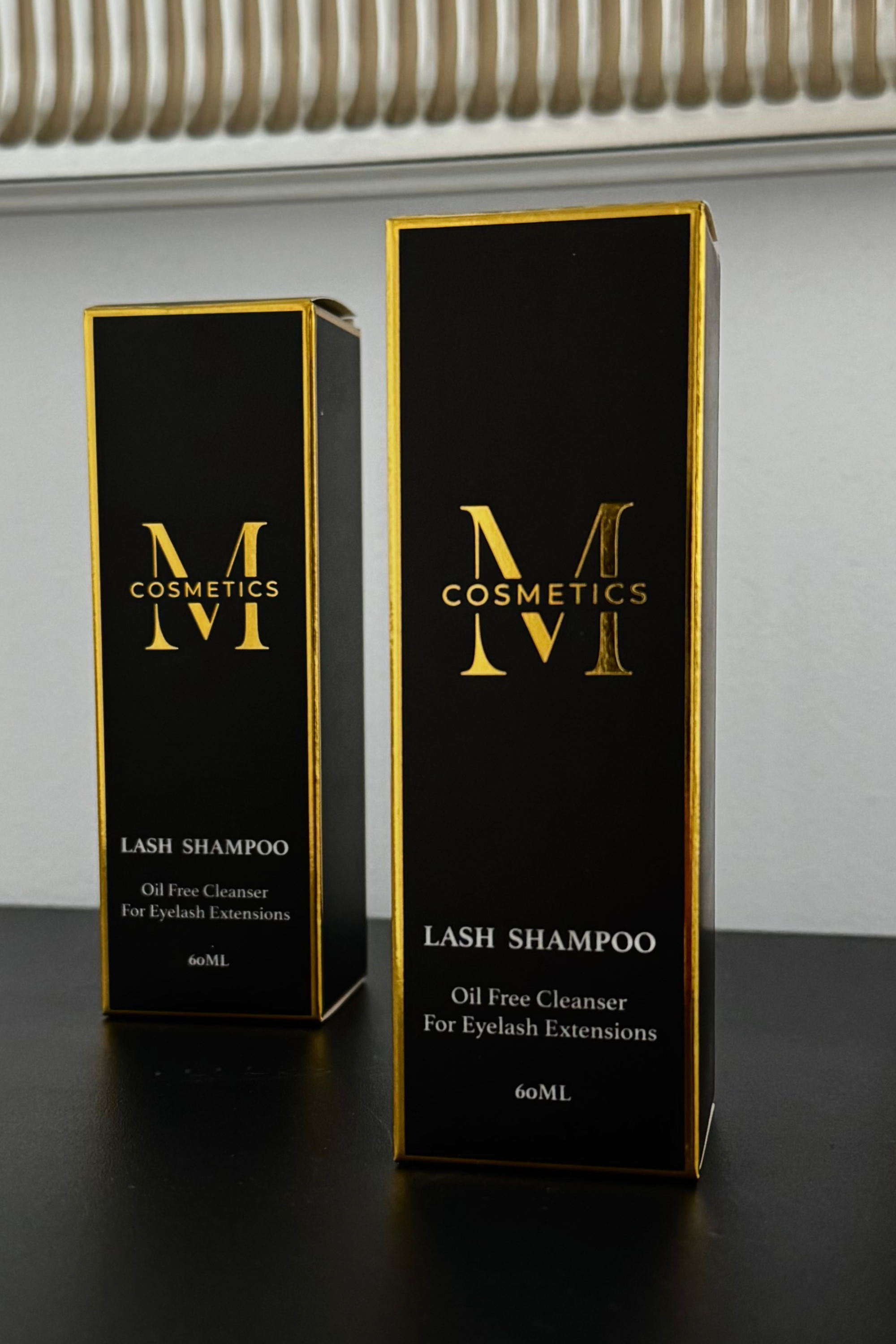 Wimpernshampoo mit Reinigungspinsel